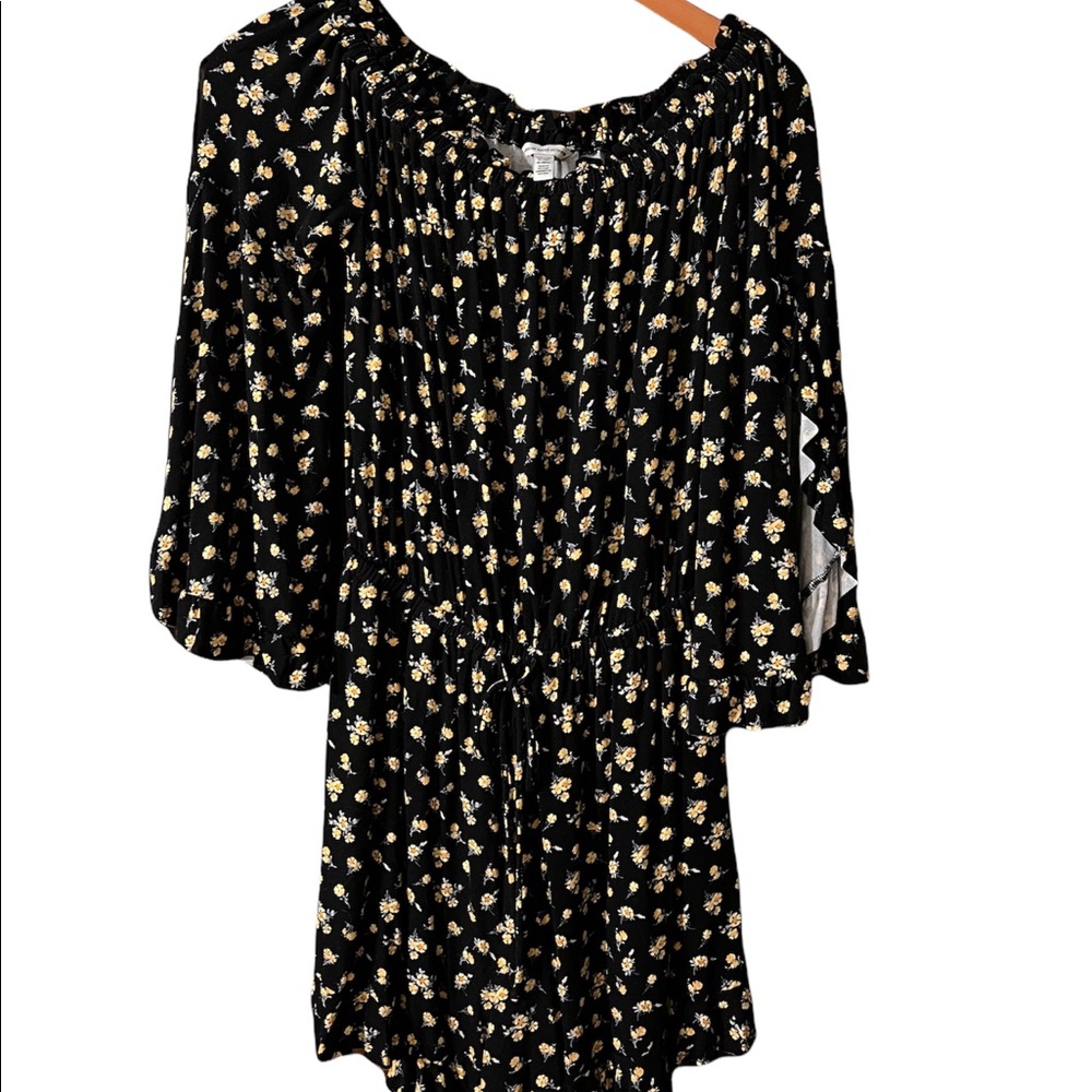 American Eagle Off-Shoulder Floral Romper / Size Med Long